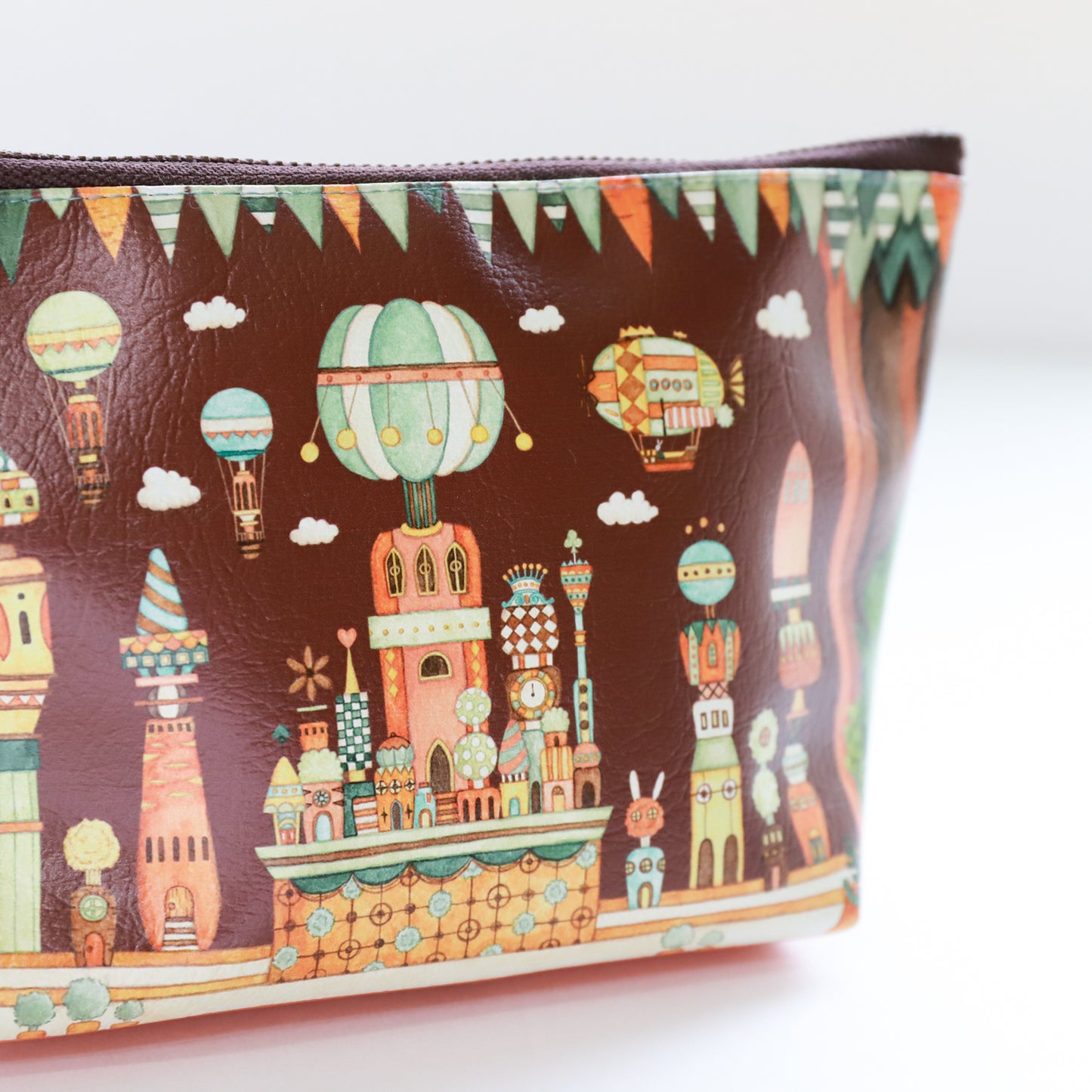 Big Pouch "Carrot City in Wonderland"