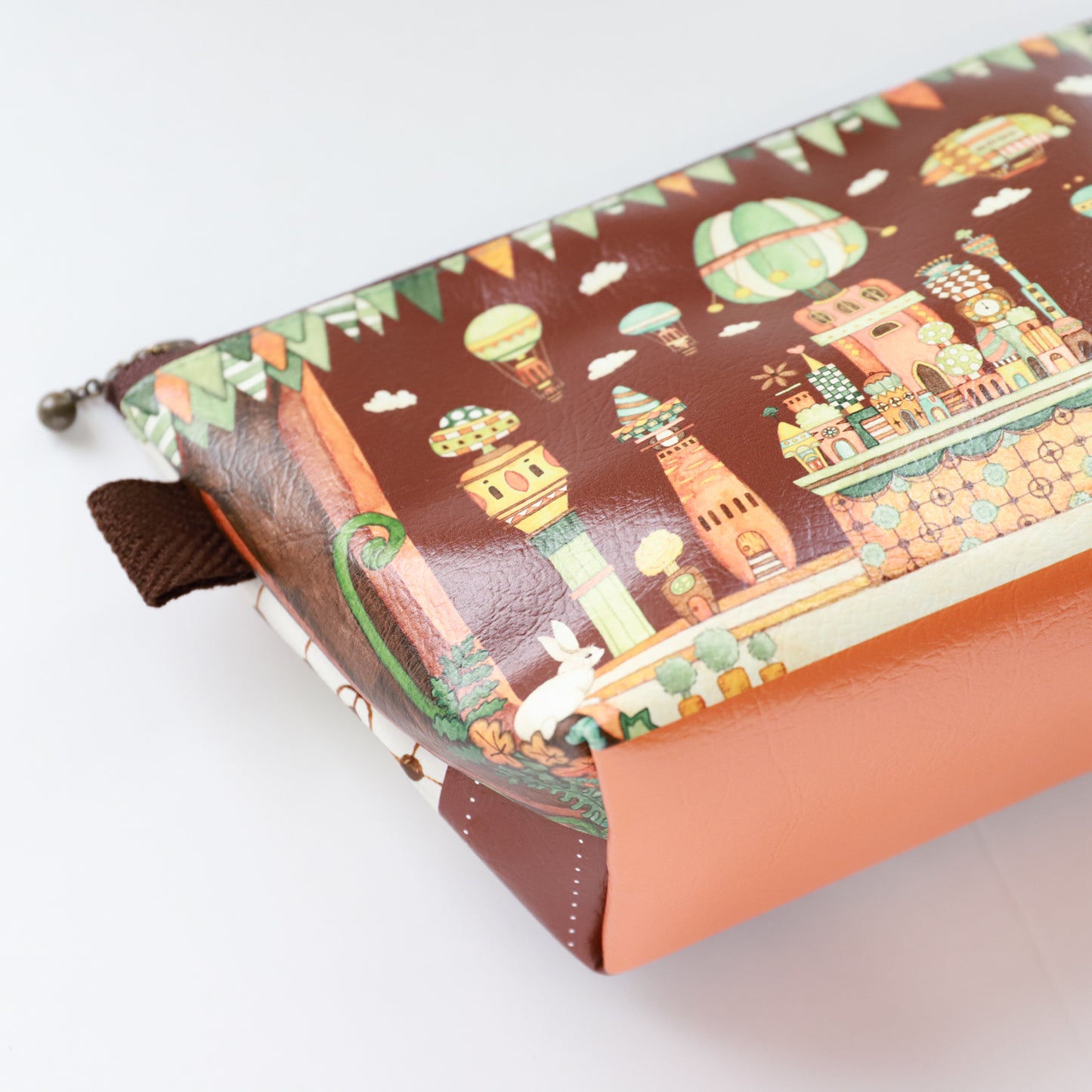 Big Pouch "Carrot City in Wonderland"